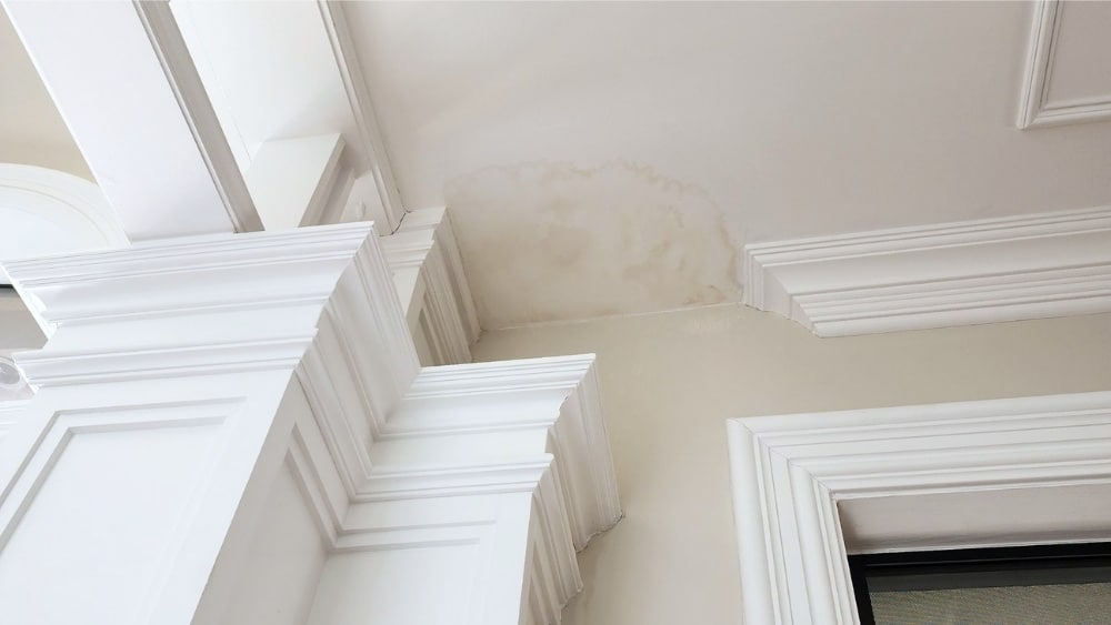 Early warning signs of broken tile roof damage in Phoenix