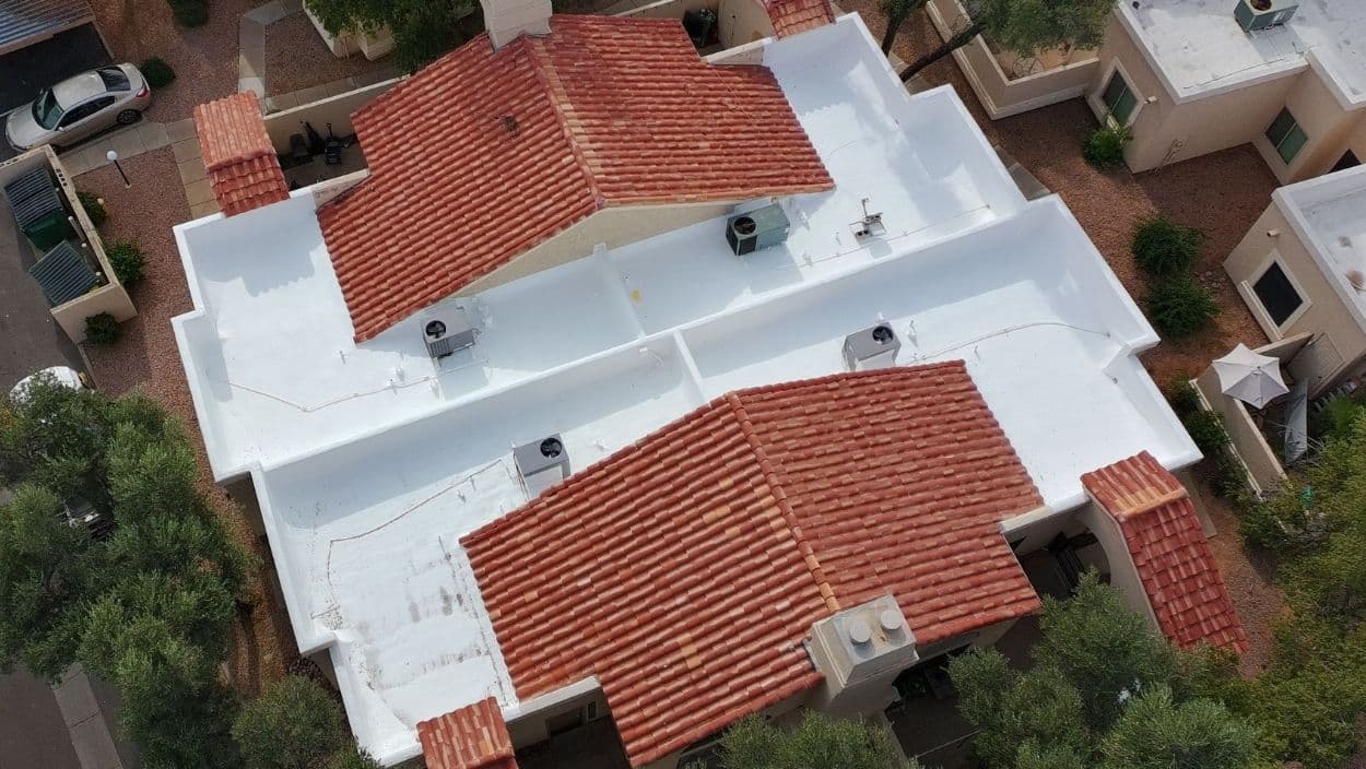 Foam roofing minimizes heat gain in Phoenix during evening hours