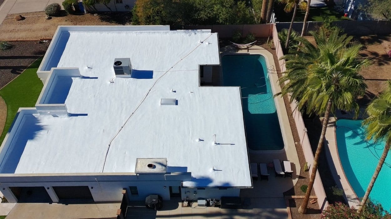 5 Things To Know Before Installing a Foam Roof in Phoenix in 2026